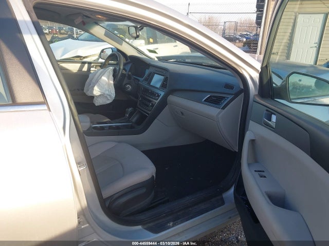 Hyundai SONATA SE 2017 5NPE24AF4HH557423 Image 5