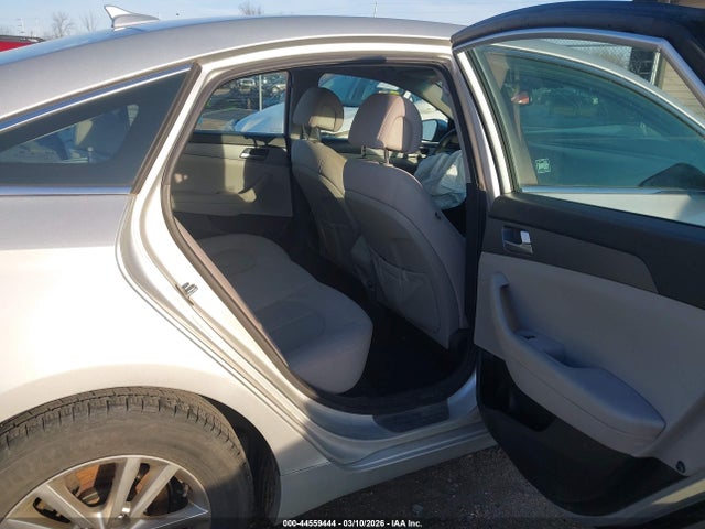 Hyundai SONATA SE 2017 5NPE24AF4HH557423 Image 8
