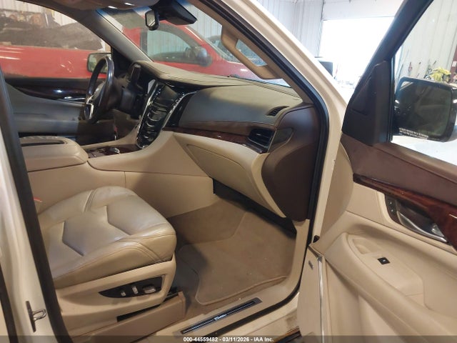 44559482 :رقم المزاد ، 1GYS4BKJXFR297128 vin ، 2015 Cadillac Escalade Luxury مزاد بيع