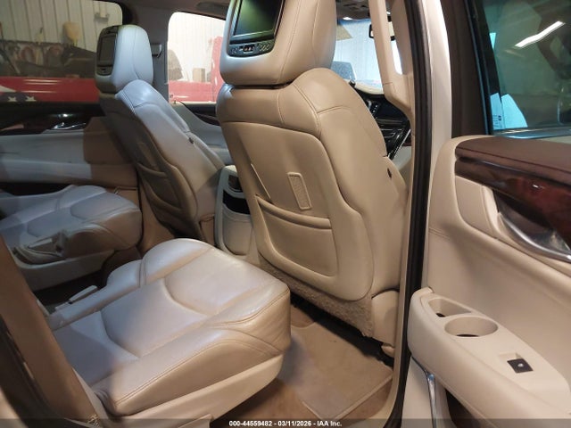 44559482 :رقم المزاد ، 1GYS4BKJXFR297128 vin ، 2015 Cadillac Escalade Luxury مزاد بيع