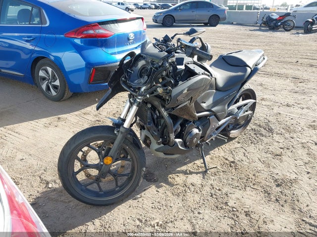 Honda NC700X 2015 JH2RC6302FK100263 Image 2