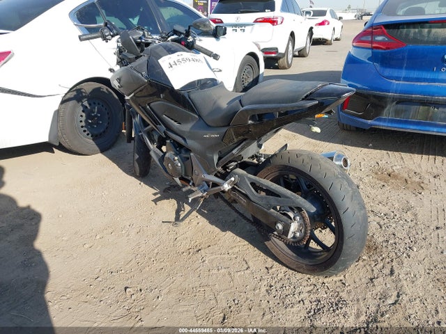 Honda NC700X 2015 JH2RC6302FK100263 Image 3