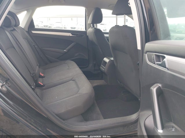 Продаж на аукціоні авто 2017 Volkswagen Passat 1.8t S, vin: 1VWAT7A31HC009603, номер лоту: 44559491