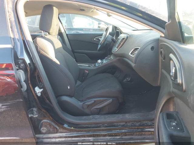 2016 CHRYSLER 200 1C3CCCABXGN136191 Photo 4