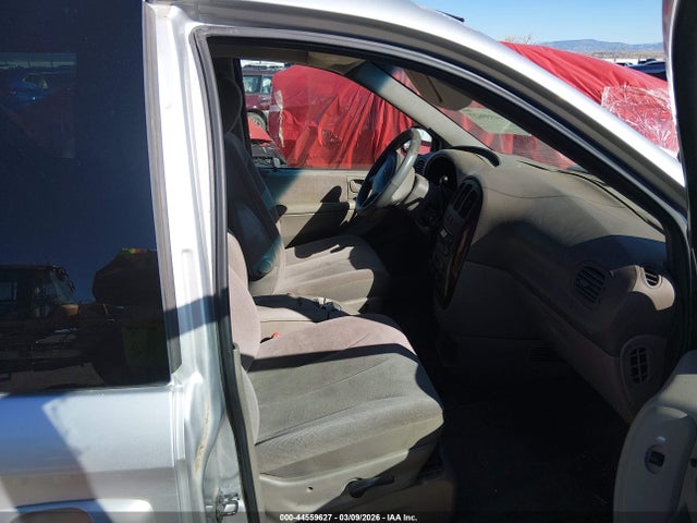 2001 CHRYSLER TOWN & COUNTRY 2C4GP74L31R402920 Photo 4