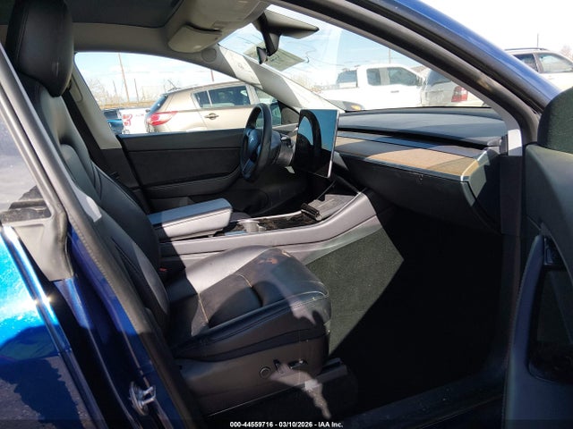 44559716 :رقم المزاد ، 5YJYGDEE1MF078627 vin ، 2021 Tesla Model Y Long Range Dual Motor All-wheel Drive مزاد بيع