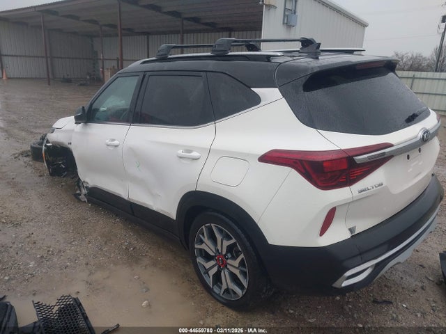 44559780 :رقم المزاد ، KNDEUCA29M7135163 vin ، 2021 Kia Seltos S Turbo مزاد بيع