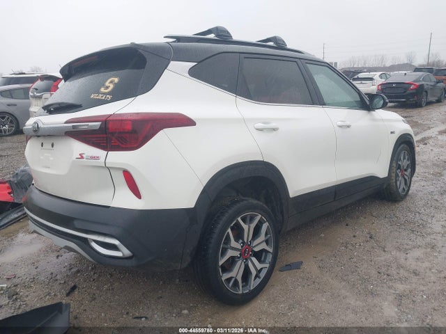 44559780 :رقم المزاد ، KNDEUCA29M7135163 vin ، 2021 Kia Seltos S Turbo مزاد بيع