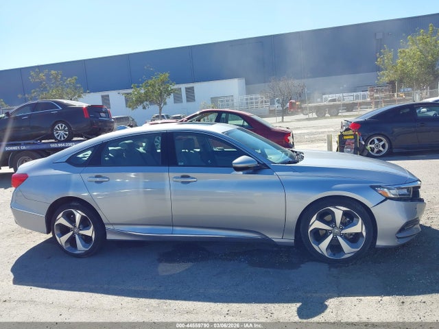 Honda Accord Touring 2018 1HGCV1F96JA086180 Image 13