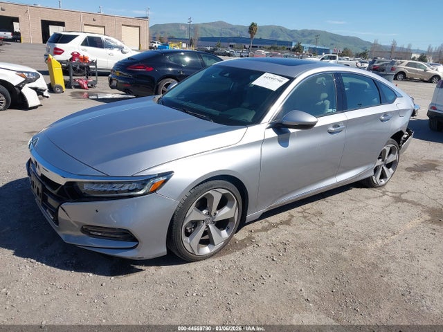 Honda Accord Touring 2018 1HGCV1F96JA086180 Image 2