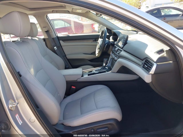 Honda Accord Touring 2018 1HGCV1F96JA086180 Image 5