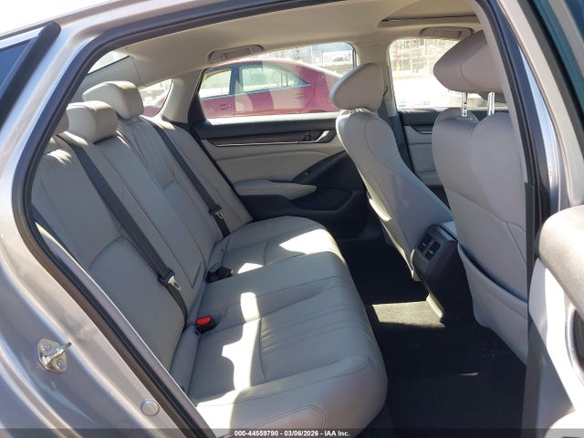 Honda Accord Touring 2018 1HGCV1F96JA086180 Image 8