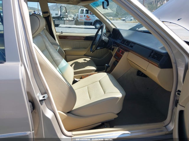 1990 MERCEDES-BENZ 300 WDBEA30D1LB194665 Photo 4