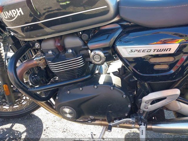 SMTD54HF5LT984379 Triumph Motorcycle Speed Twin