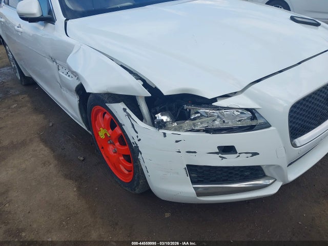 2016 JAGUAR XF SAJBJ4BV4GCY20730 Photo 5