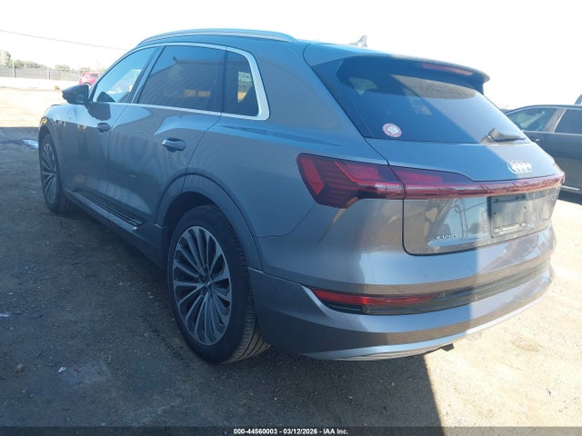2019 AUDI E-TRON WA1VABGE8KB012625 Photo 2