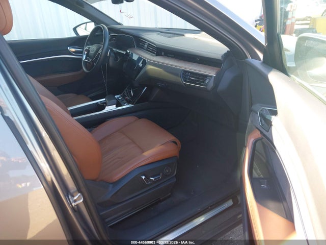 2019 AUDI E-TRON WA1VABGE8KB012625 Photo 4