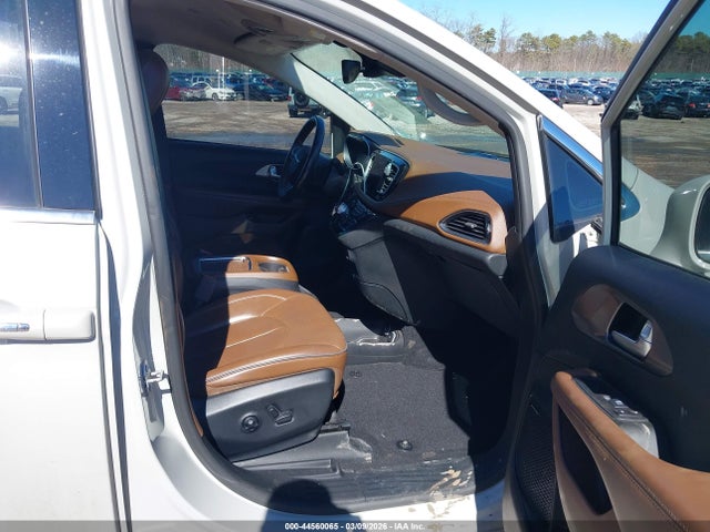 2019 CHRYSLER PACIFICA HYBRID 2C4RC1N79KR645457 Photo 4