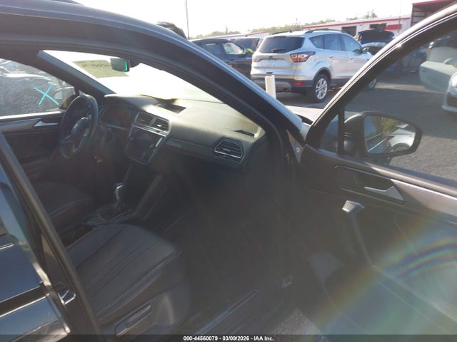 Продажа на аукционе авто 2022 Volkswagen Tiguan 2.0t Se R-line Black, vin: 3VVCB7AX4NM056721, номер лота: 44560079