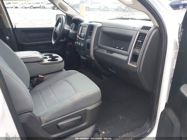 Продаж на аукціоні авто 2018 Ram 1500 Express  4x2 6'4 Box, vin: 1C6RR6FT6JS161399, номер лоту: 44560087
