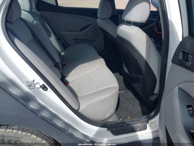 KNAGM4A76F5590588 KIA Optima Lx