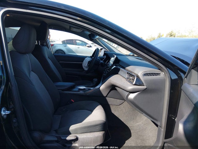 4T1R11AK5NU649668 Toyota CAMRY LE