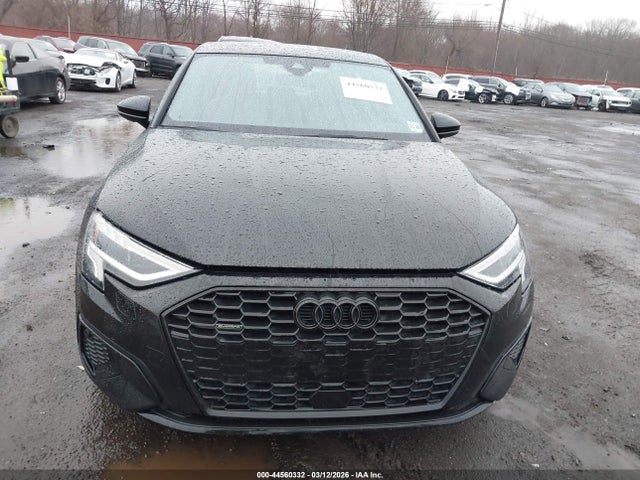 2024 Audi A3 Premium 40 Tfsi Quattro S Tronic მანქანა იყიდება აუქციონზე, vin: WAUGUDGY6RA025284, აუქციონის ნომერი: 44560332