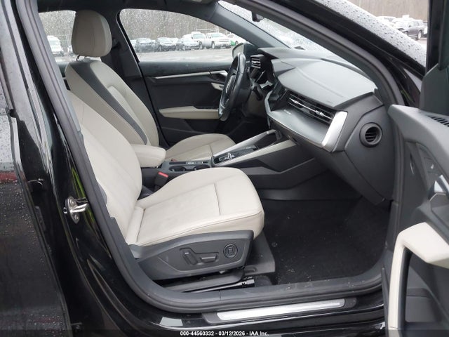 2024 Audi A3 Premium 40 Tfsi Quattro S Tronic მანქანა იყიდება აუქციონზე, vin: WAUGUDGY6RA025284, აუქციონის ნომერი: 44560332