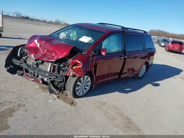 44560350 :رقم المزاد ، 5TDYK3DC8FS570885 vin ، 2015 Toyota Sienna Limited Premium 7 Passenger مزاد بيع
