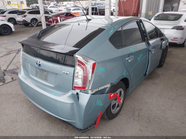 Toyota Prius Three 2014 JTDKN3DU1E1805046 Image 4
