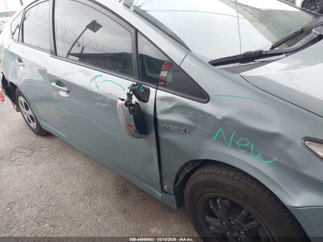 Toyota Prius Three 2014 JTDKN3DU1E1805046 Image 6