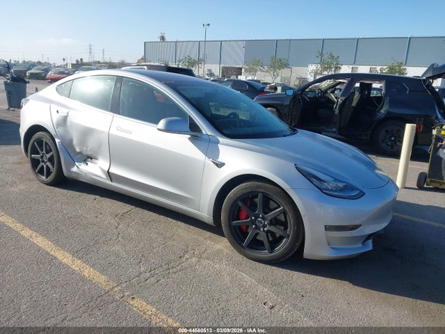 2018 TESLA MODEL 3 5YJ3E1EB3JF083411 Photo 0