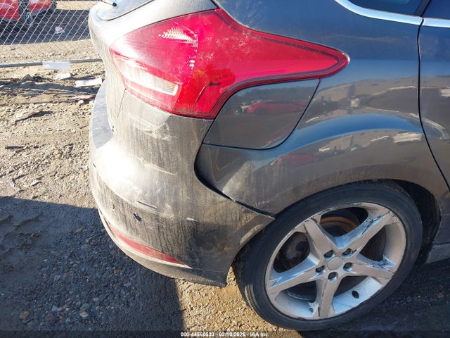 Ford Focus Titanium 2016 1FADP3N22GL324140 Image 12