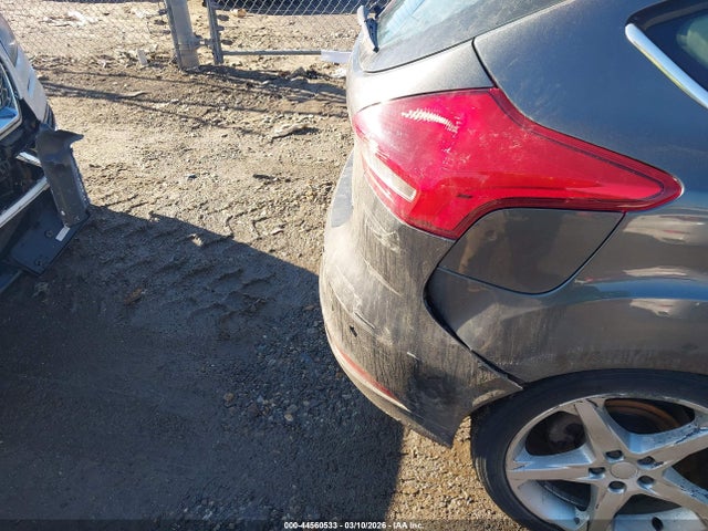 Ford Focus Titanium 2016 1FADP3N22GL324140 Image 13