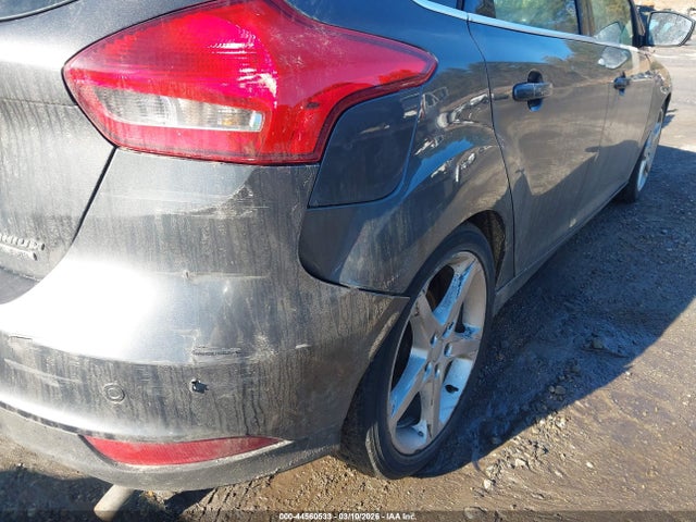 Ford Focus Titanium 2016 1FADP3N22GL324140 Image 14