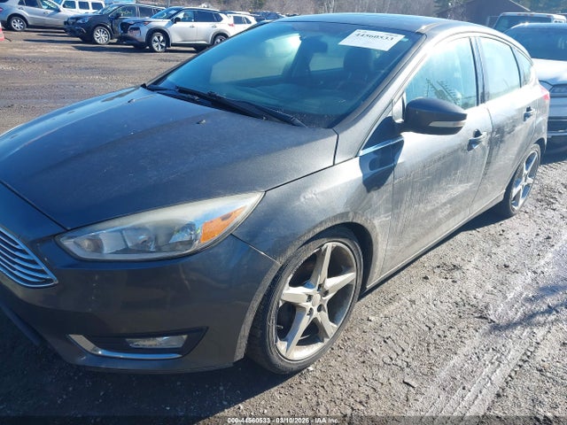 Ford Focus Titanium 2016 1FADP3N22GL324140 Image 2