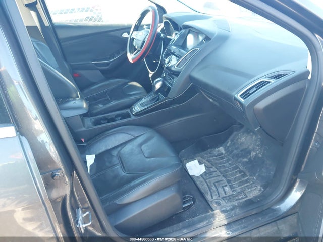 Ford Focus Titanium 2016 1FADP3N22GL324140 Image 5