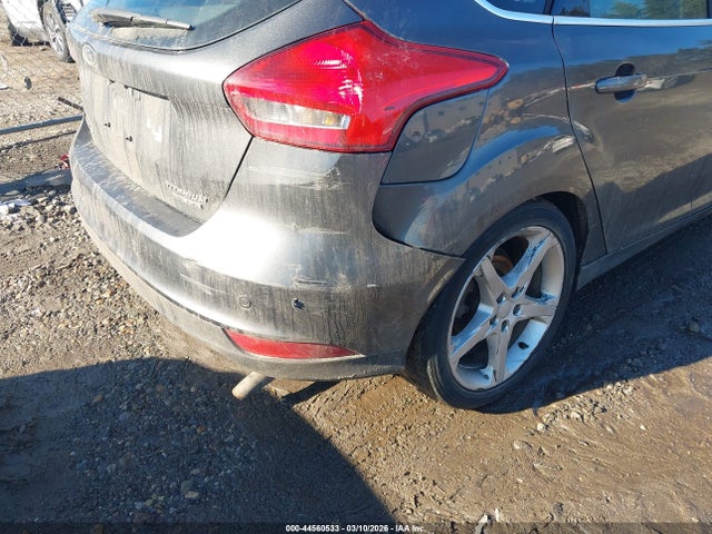 Ford Focus Titanium 2016 1FADP3N22GL324140 Image 6