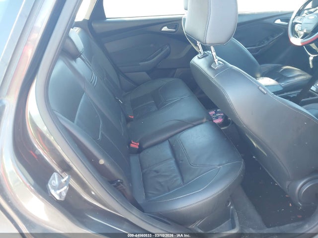Ford Focus Titanium 2016 1FADP3N22GL324140 Image 8
