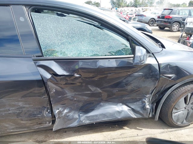 Продаж на аукціоні авто 2026 Tesla Model Y, vin: 7SAYGDEE2TF436559, номер лоту: 44560542