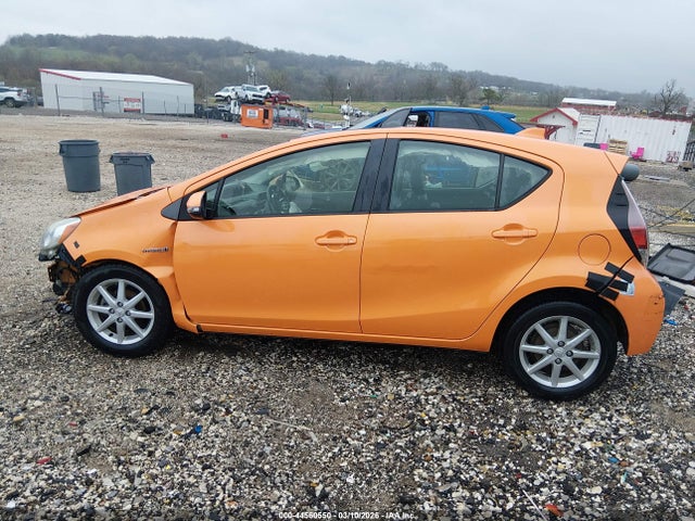 JTDKDTB31F1089988 Toyota Prius C Four