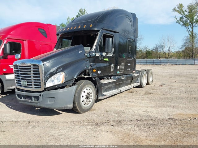 44560577 :رقم المزاد ، 3AKJGLDR2ESFL2754 vin ، 2014 Freightliner Cascadia 125 مزاد بيع