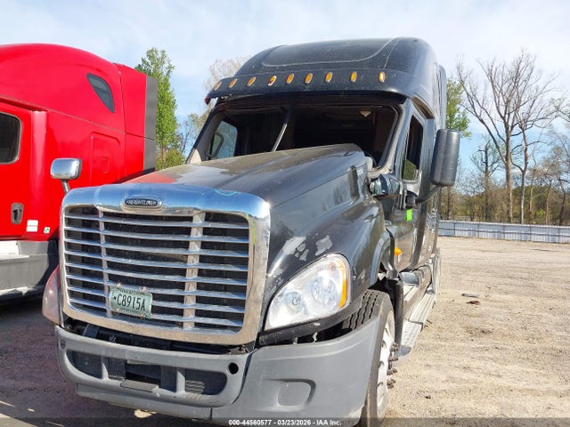 44560577 :رقم المزاد ، 3AKJGLDR2ESFL2754 vin ، 2014 Freightliner Cascadia 125 مزاد بيع