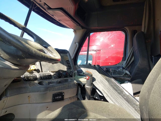44560577 :رقم المزاد ، 3AKJGLDR2ESFL2754 vin ، 2014 Freightliner Cascadia 125 مزاد بيع