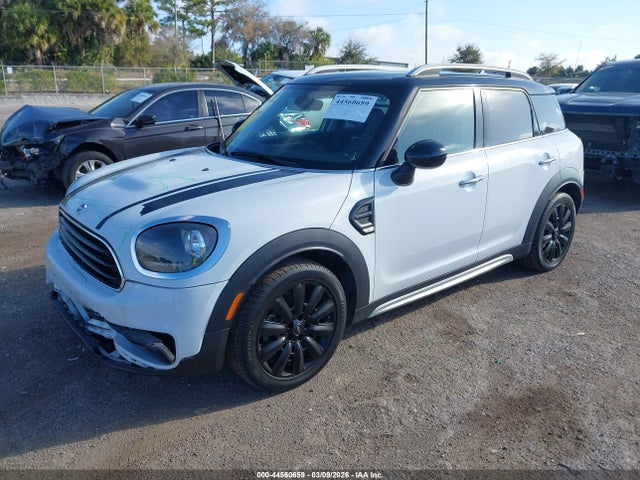2018 MINI COUNTRYMAN WMZYS7C35J3E08878 Photo 1
