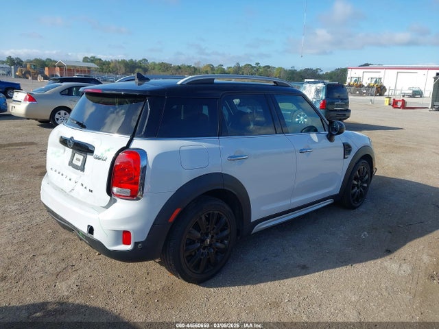 2018 MINI COUNTRYMAN WMZYS7C35J3E08878 Photo 3