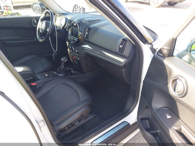 2018 MINI COUNTRYMAN WMZYS7C35J3E08878 Photo 4