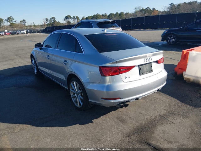 2015 AUDI A3 WAUCCGFF1F1067750 Photo 2
