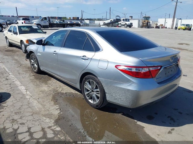 2015 TOYOTA CAMRY 4T1BF1FK3FU062625 Photo 2