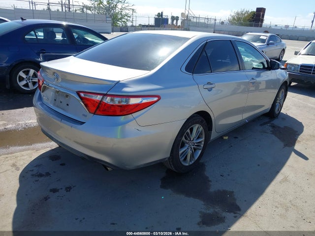 2015 TOYOTA CAMRY 4T1BF1FK3FU062625 Photo 3